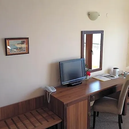 Hotel Selena 3*