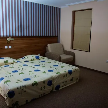 Selena Hotel 3*
